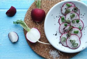 Read more about the article 7 Surprising Benefits of Eating Radish During Winter Meals